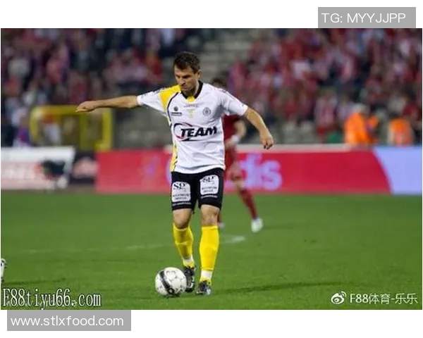 威尔郡与洛克伦的激烈对决揭示了足球战术与团队合作的重要性